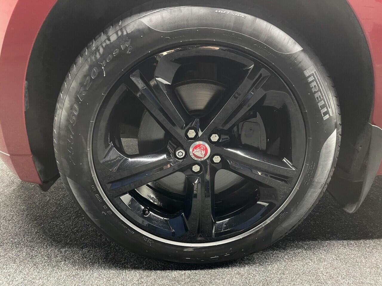 Used Jaguar F-Pace 2016 for sale - 76912772: Photo 6