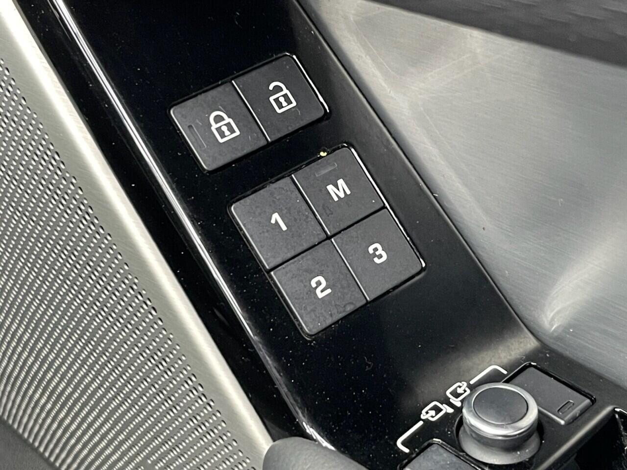 Used Land Rover Range Rover Velar 2021 for sale - 78100715: Photo 35