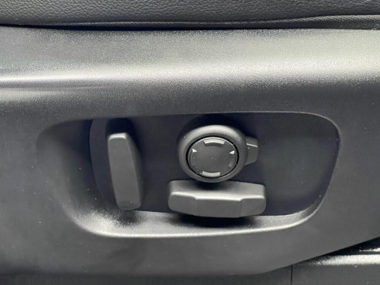 Used Land Rover Discovery 2021 for sale - 77049856: Photo 37