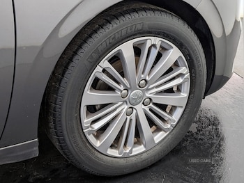 Used Peugeot 208 2019 for sale - 76399909: Photo