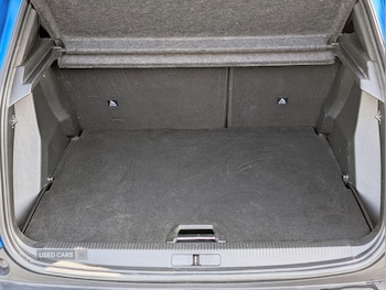 Used Peugeot E-2008 2022 for sale - 78232358: Photo