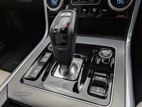 Used Jaguar XE 2019 for sale - 76139134: Photo 14