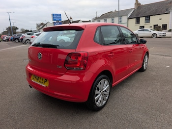 Used Volkswagen Polo 2014 for sale - 77065686: Photo