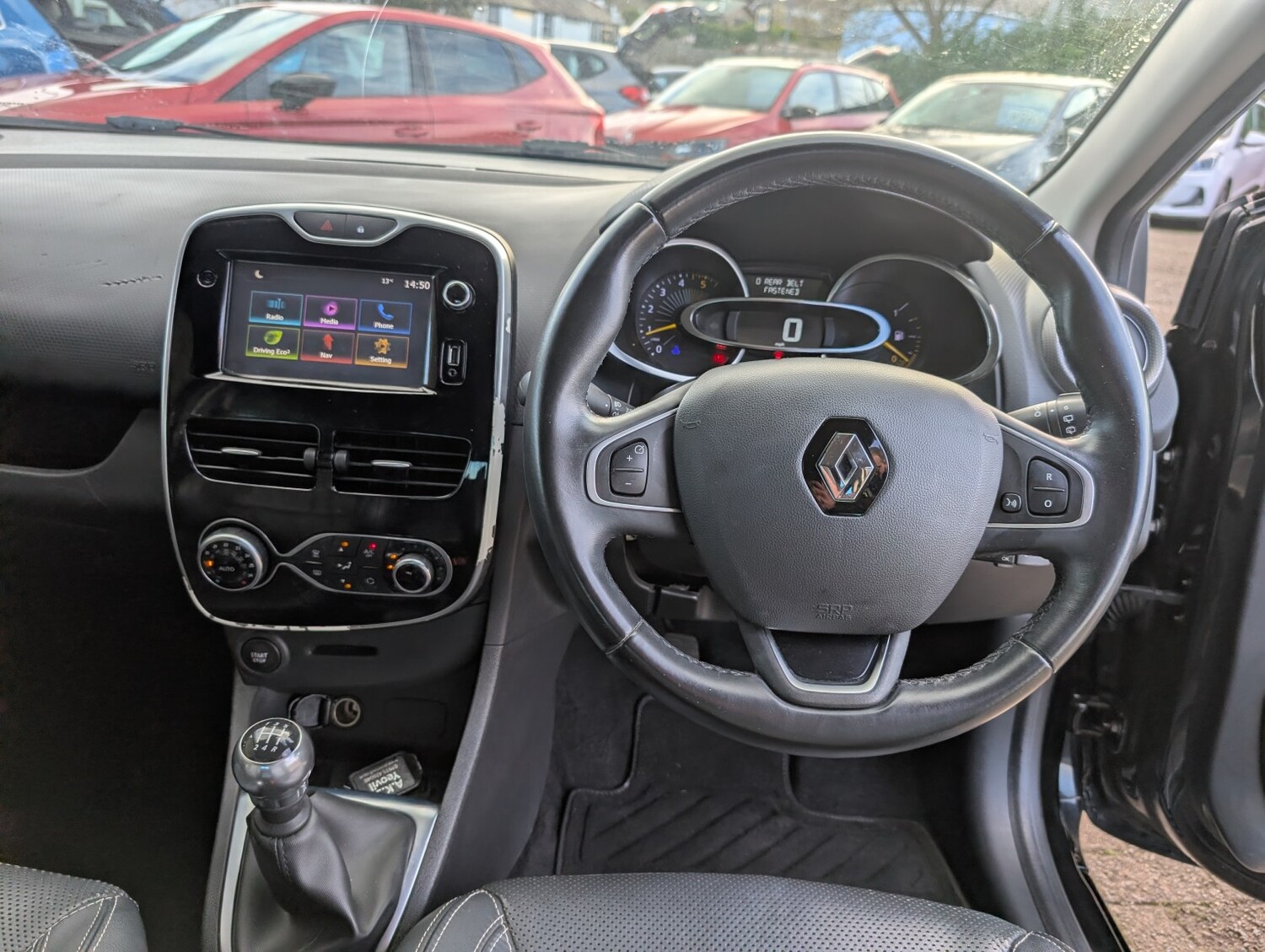 Used Renault Clio 2015 for sale - 76120316: Photo 16