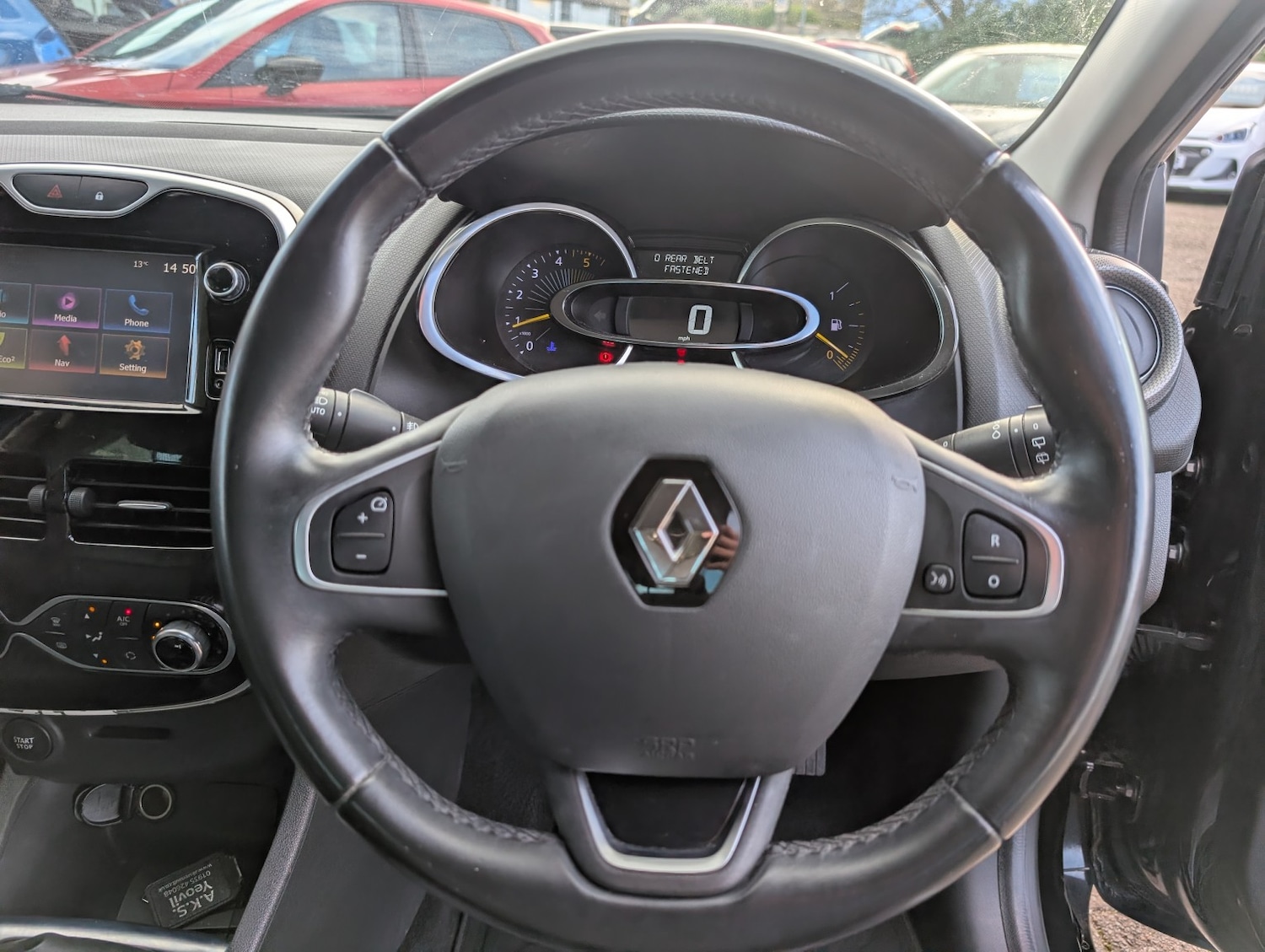 Used Renault Clio 2015 for sale - 76120316: Photo 17