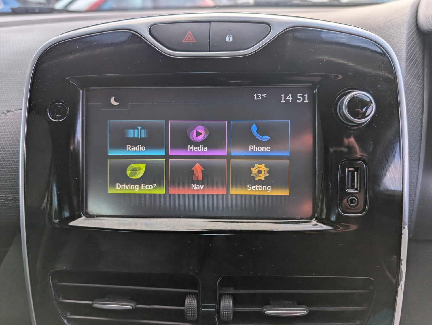 Used Renault Clio 2015 for sale - 76120316: Photo 19