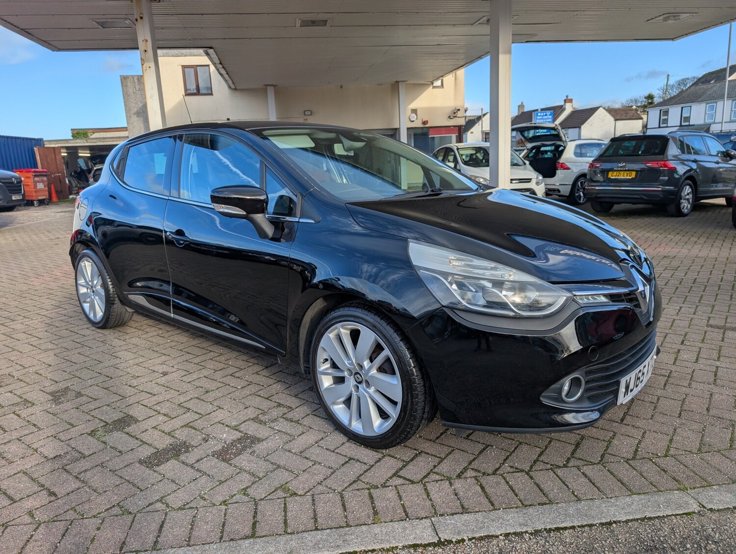 Used Renault Clio 2015 for sale - 76120316: Photo 2