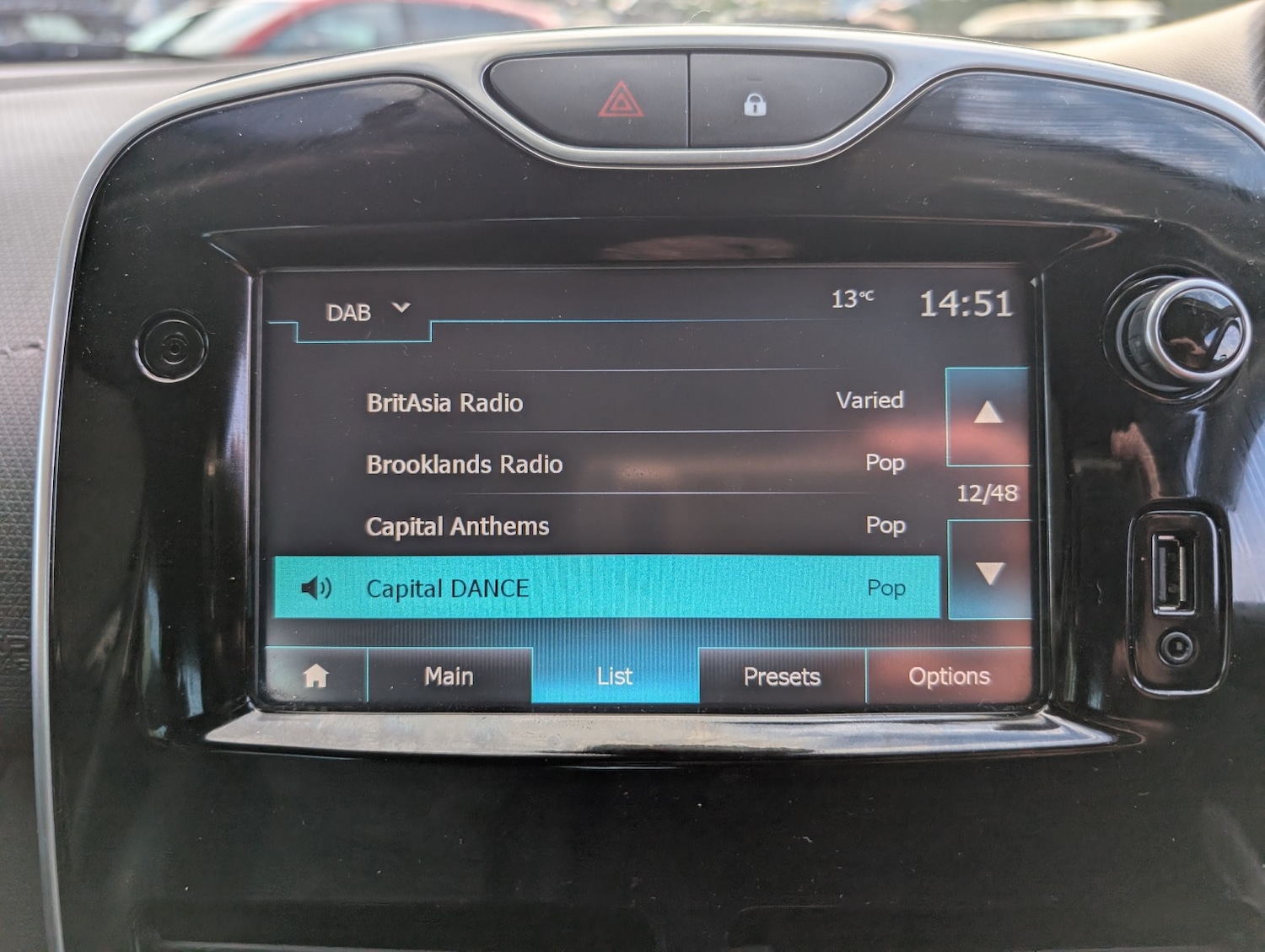 Used Renault Clio 2015 for sale - 76120316: Photo 21