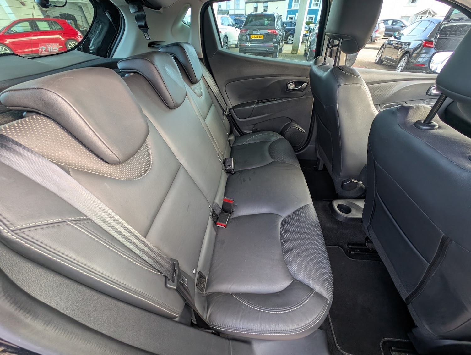 Used Renault Clio 2015 for sale - 76120316: Photo 24