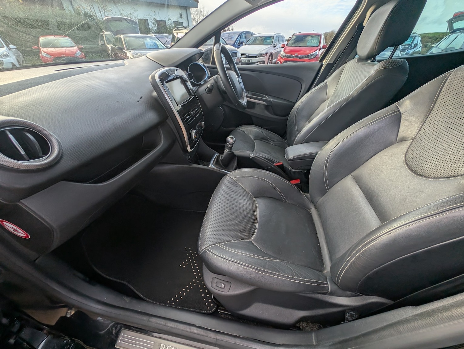 Used Renault Clio 2015 for sale - 76120316: Photo 28