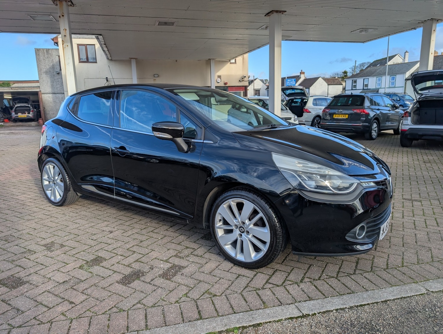 Used Renault Clio 2015 for sale - 76120316: Photo 3