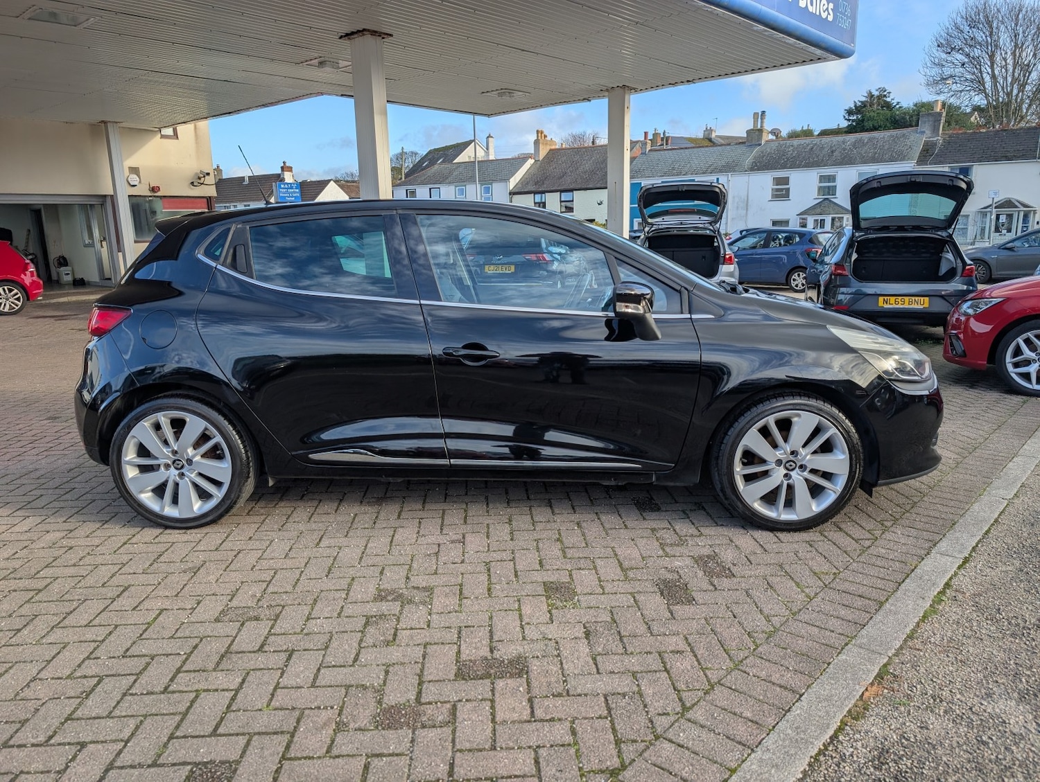 Used Renault Clio 2015 for sale - 76120316: Photo 5