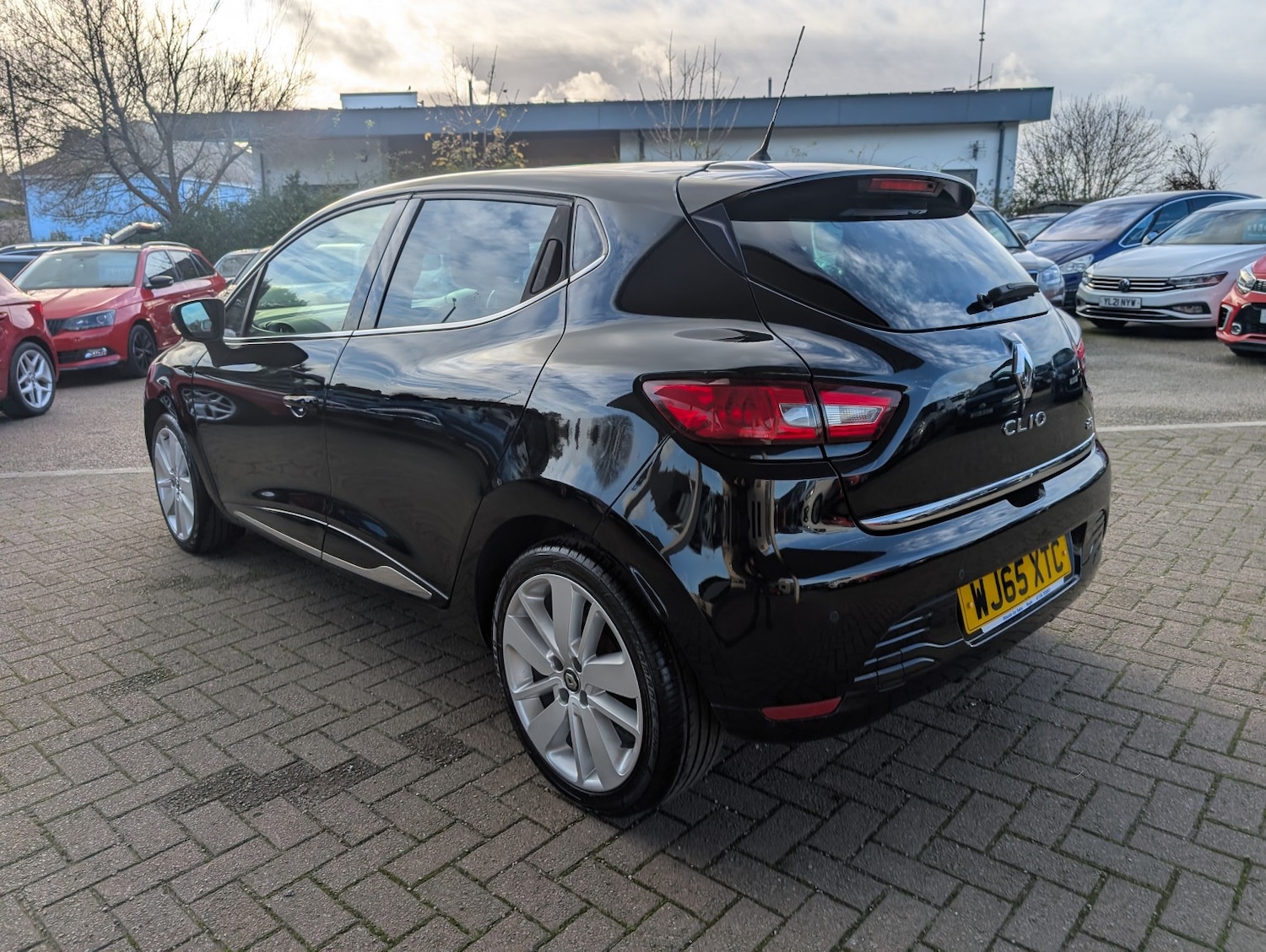 Used Renault Clio 2015 for sale - 76120316: Photo 8