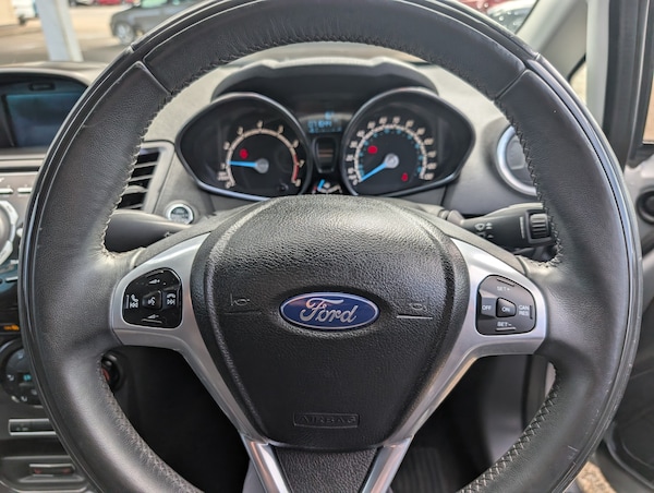 Used Ford Fiesta 2013 for sale - 75692290: Photo 14
