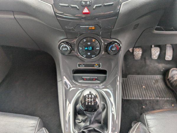Used Ford Fiesta 2013 for sale - 75692290: Photo 21