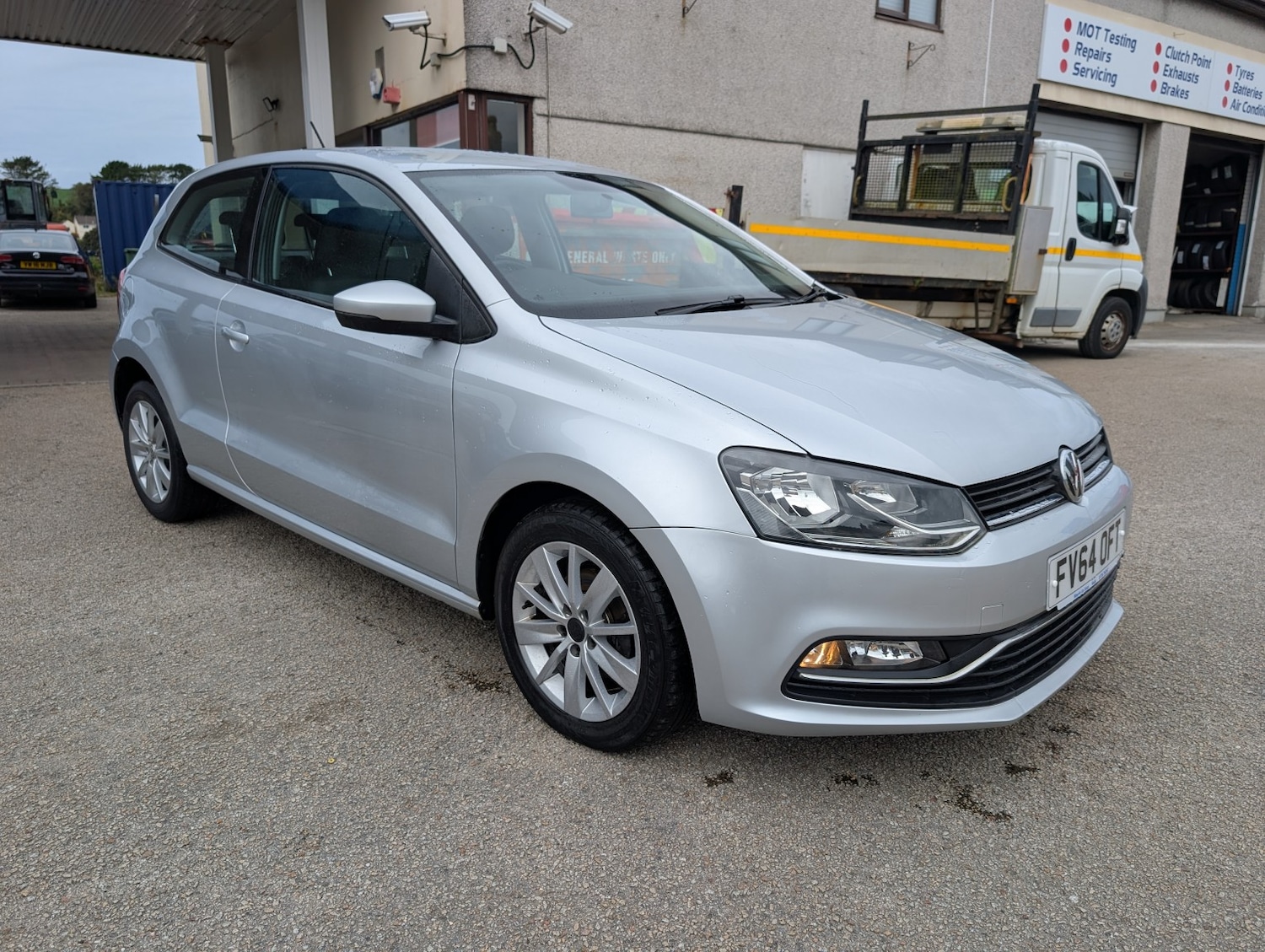 Used Volkswagen Polo 2015 for sale - 75575364: Photo 1