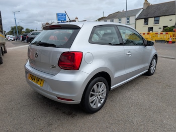 Used Volkswagen Polo 2015 for sale - 75575364: Photo