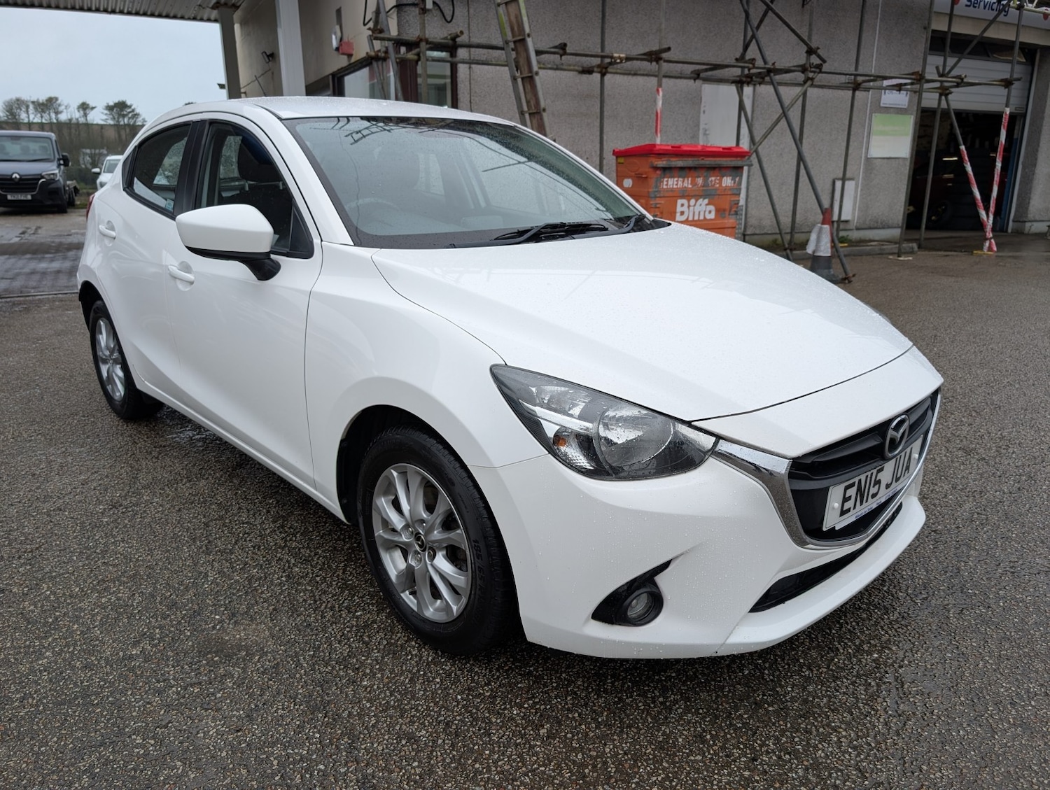 Used Mazda Mazda2 2015 for sale - 77562501: Photo 1