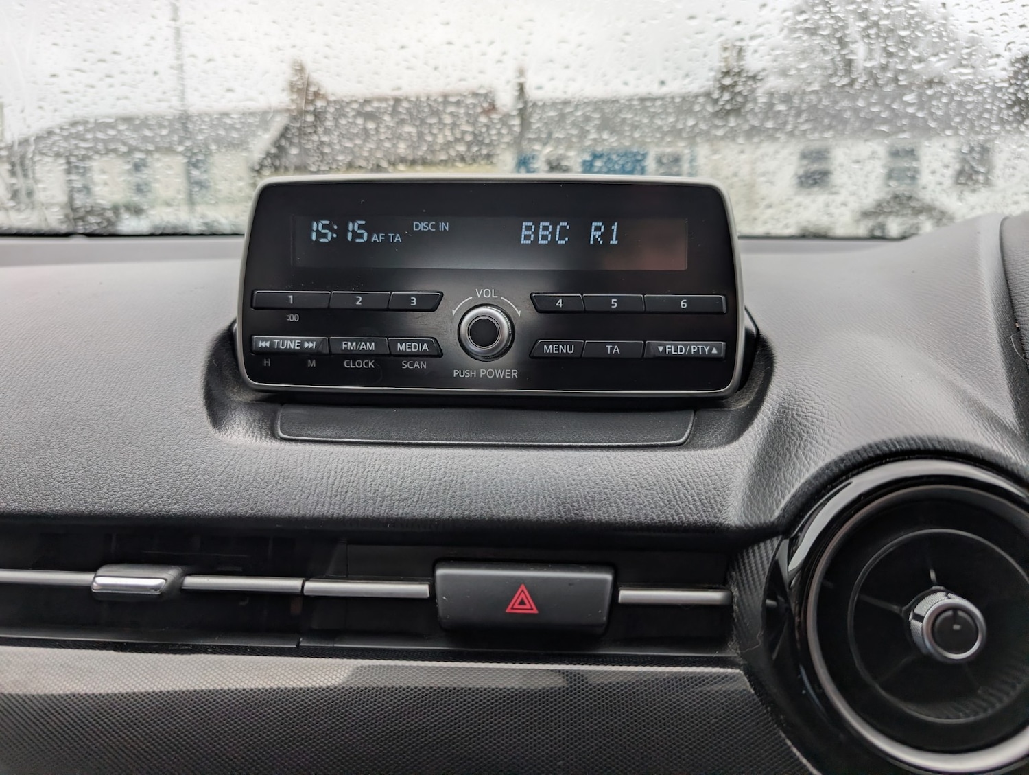 Used Mazda Mazda2 2015 for sale - 77562501: Photo 17