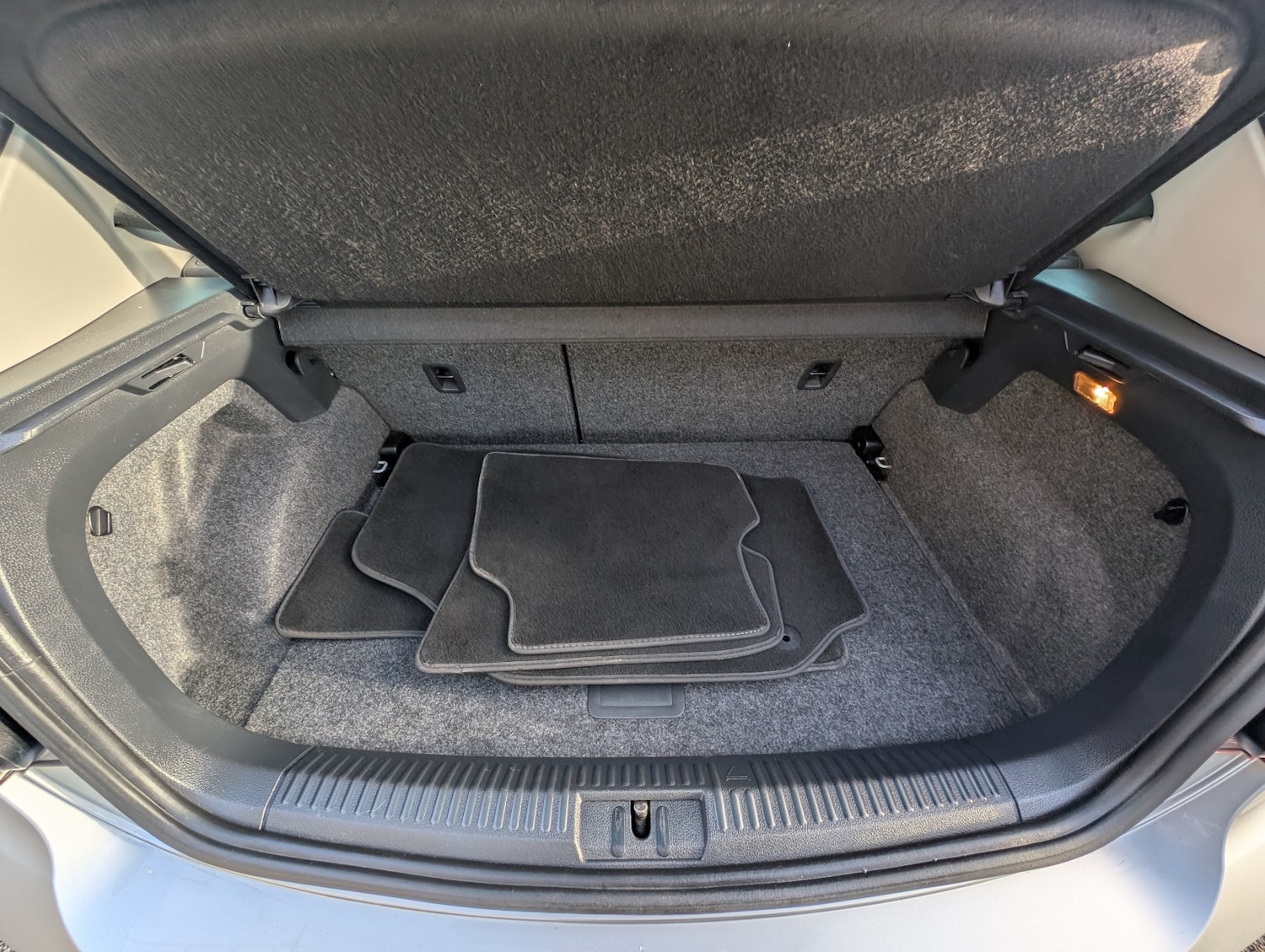 Used Volkswagen Polo 2015 for sale - 77237074: Photo 12