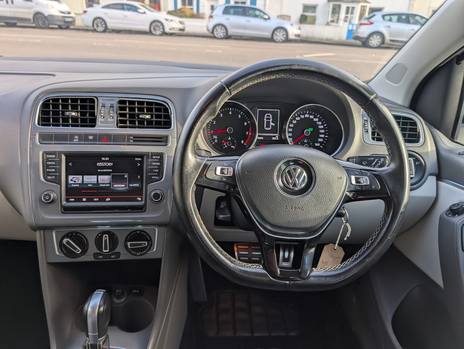 Used Volkswagen Polo 2015 for sale - 77237074: Photo 13