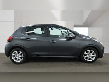 Used Peugeot 208 2017 for sale - 79038691: Photo
