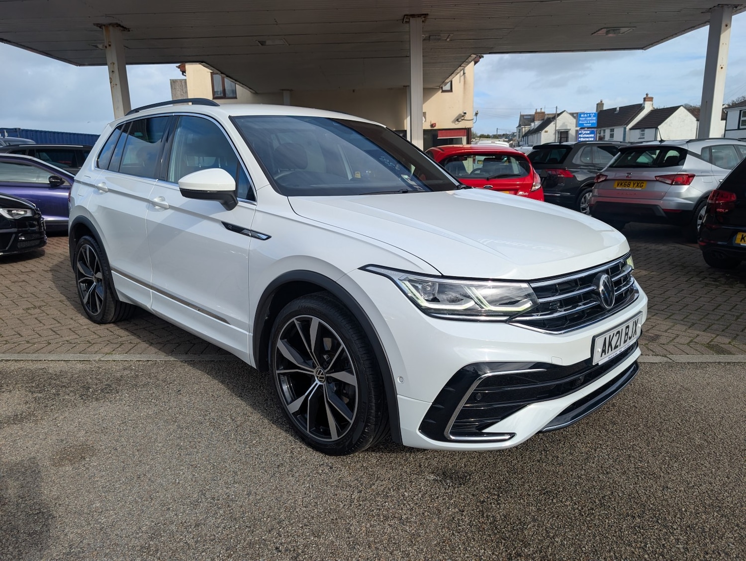 Used Volkswagen Tiguan 2021 for sale - 76369231: Photo 2