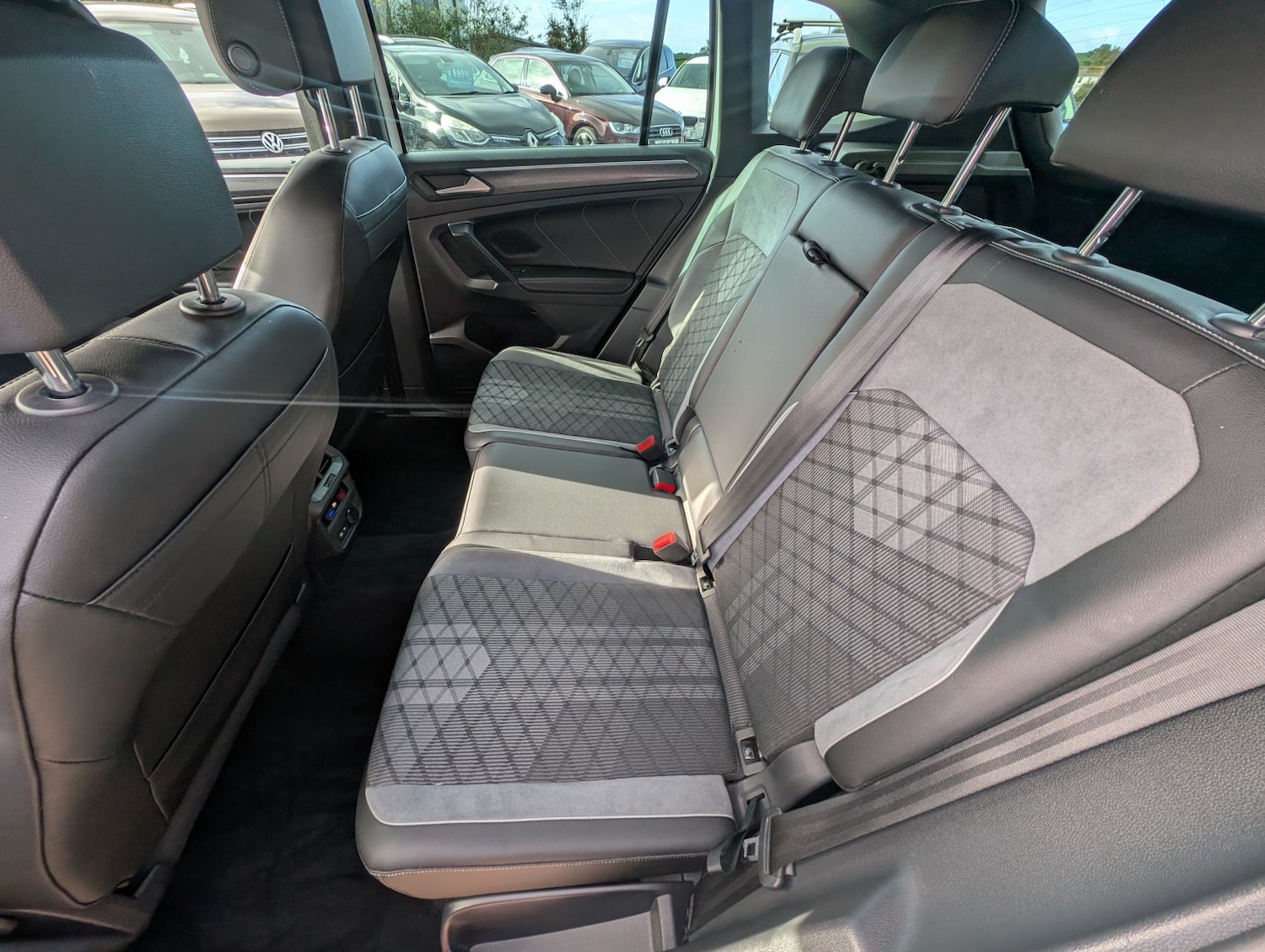 Used Volkswagen Tiguan 2021 for sale - 76369231: Photo 30