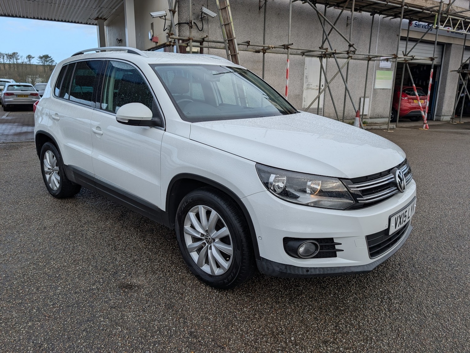 Used Volkswagen Tiguan 2015 for sale - 77516104: Photo 2