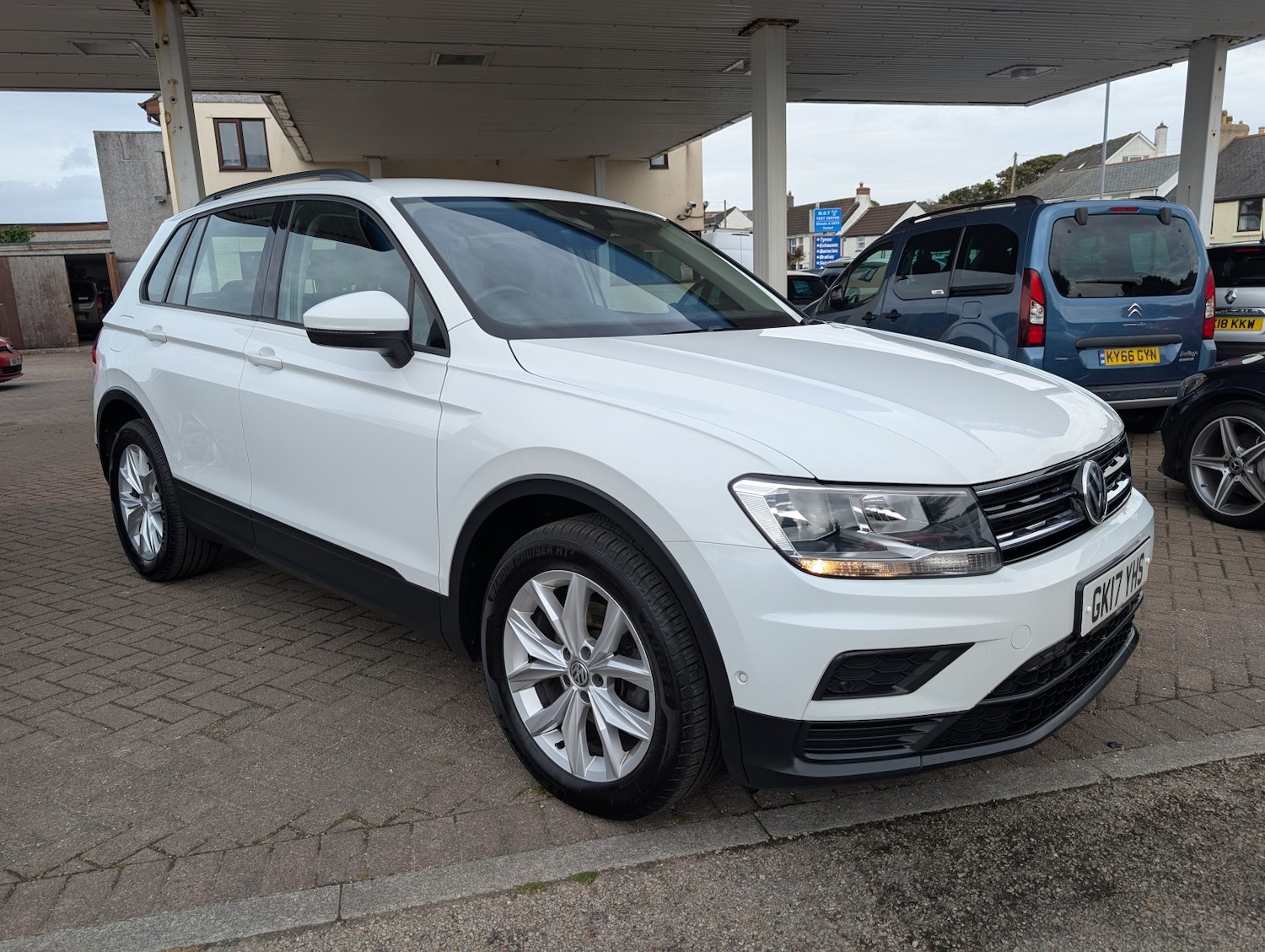 Used Volkswagen Tiguan 2017 for sale - 76793142: Photo 1