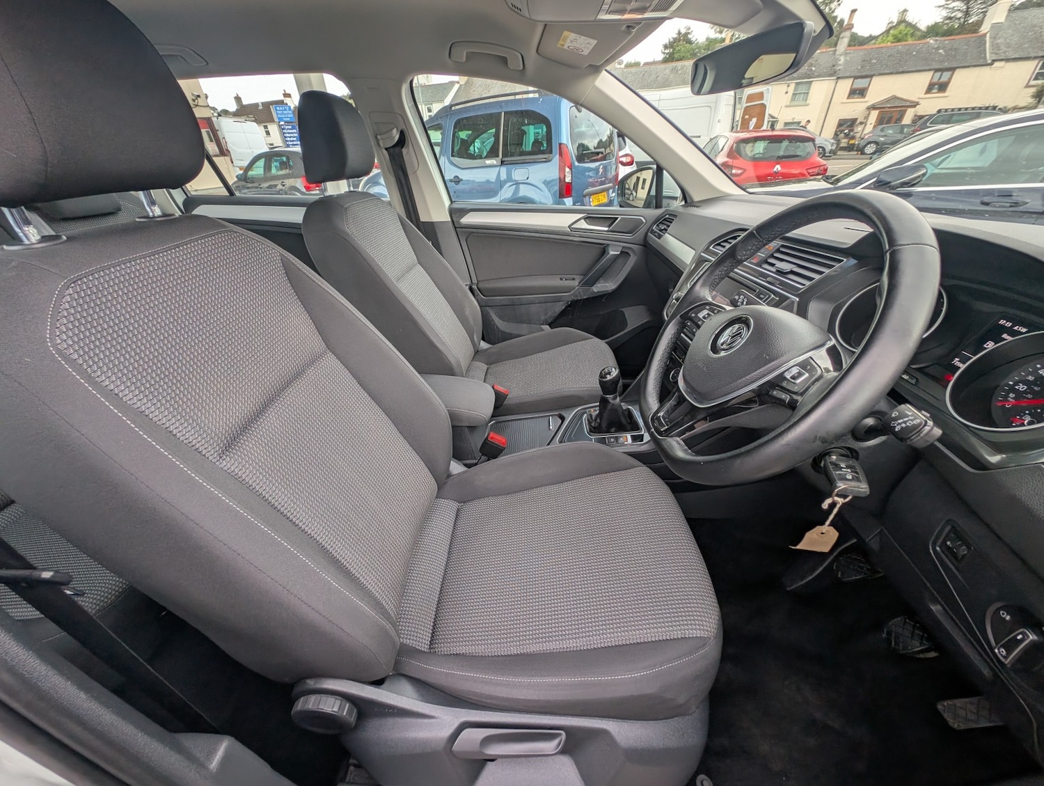 Used Volkswagen Tiguan 2017 for sale - 76793142: Photo 14