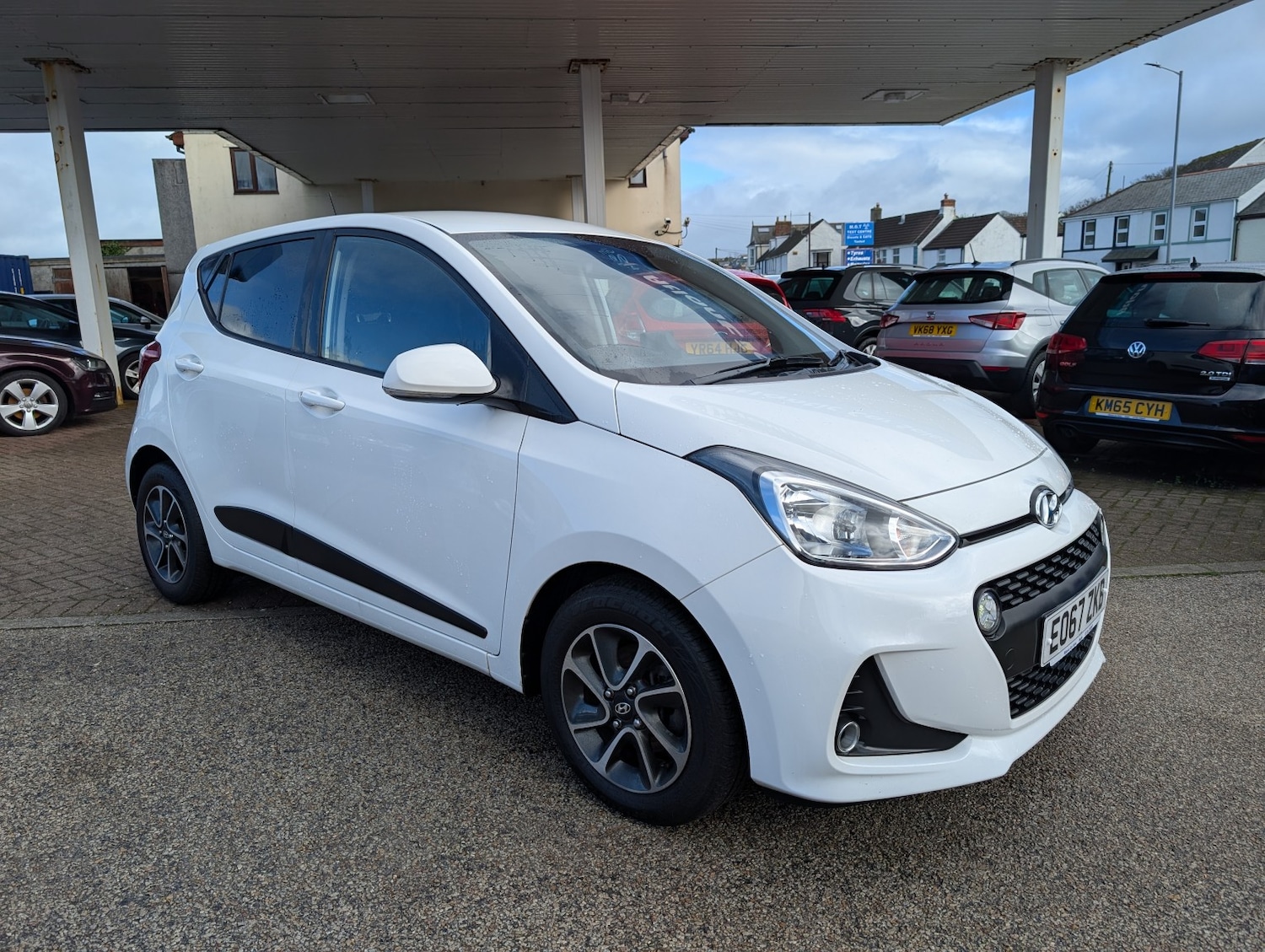 Used Hyundai i10 2017 for sale - 76120313: Photo 1