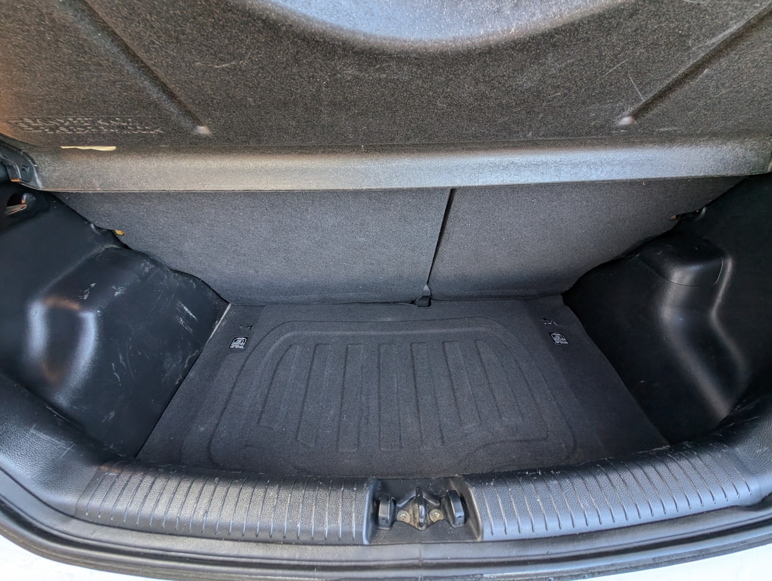 Used Hyundai i10 2017 for sale - 76120313: Photo 11