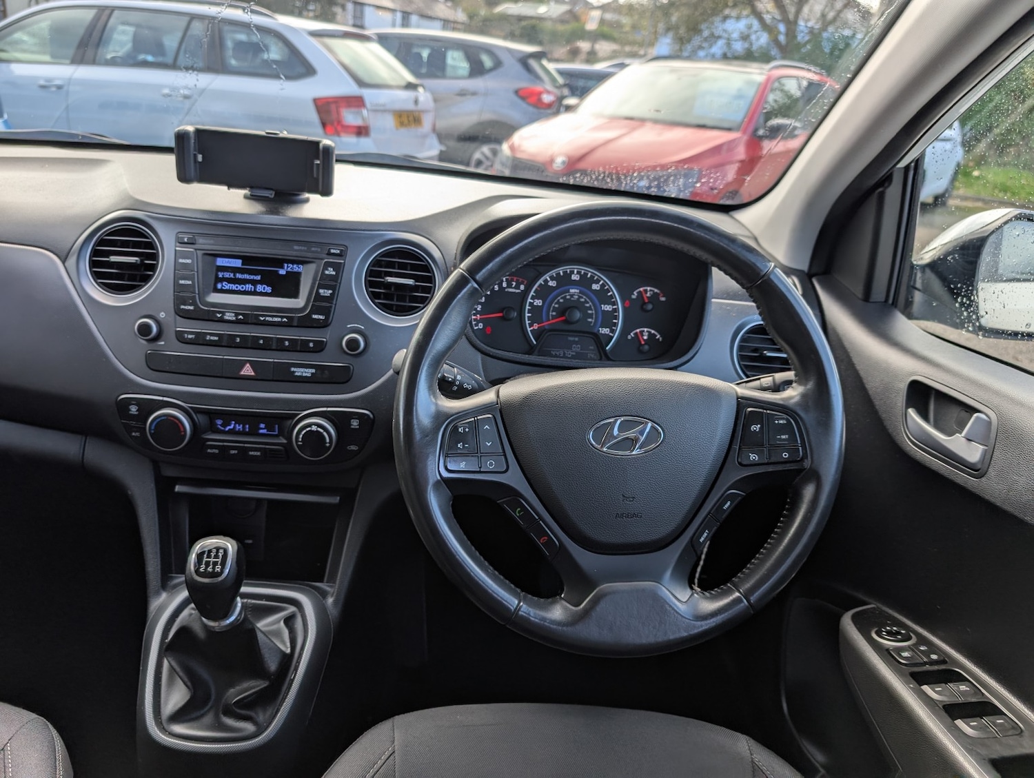 Used Hyundai i10 2017 for sale - 76120313: Photo 12