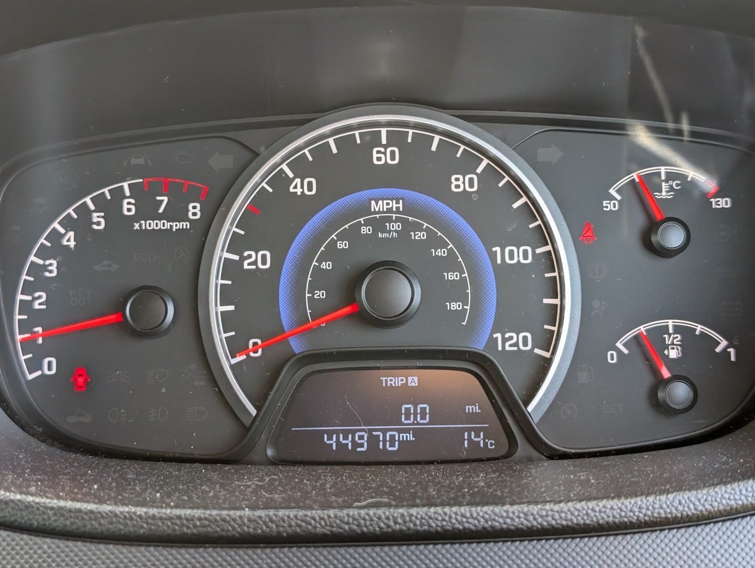 Used Hyundai i10 2017 for sale - 76120313: Photo 14