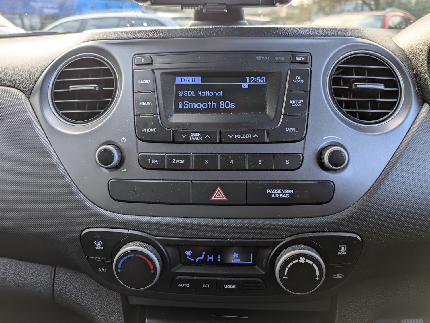 Used Hyundai i10 2017 for sale - 76120313: Photo 15