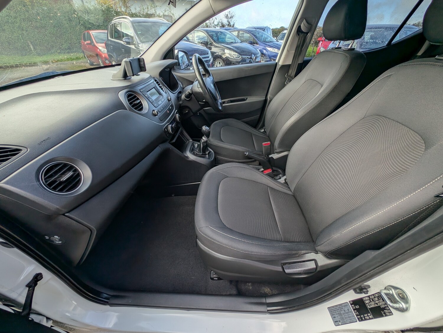 Used Hyundai i10 2017 for sale - 76120313: Photo 21