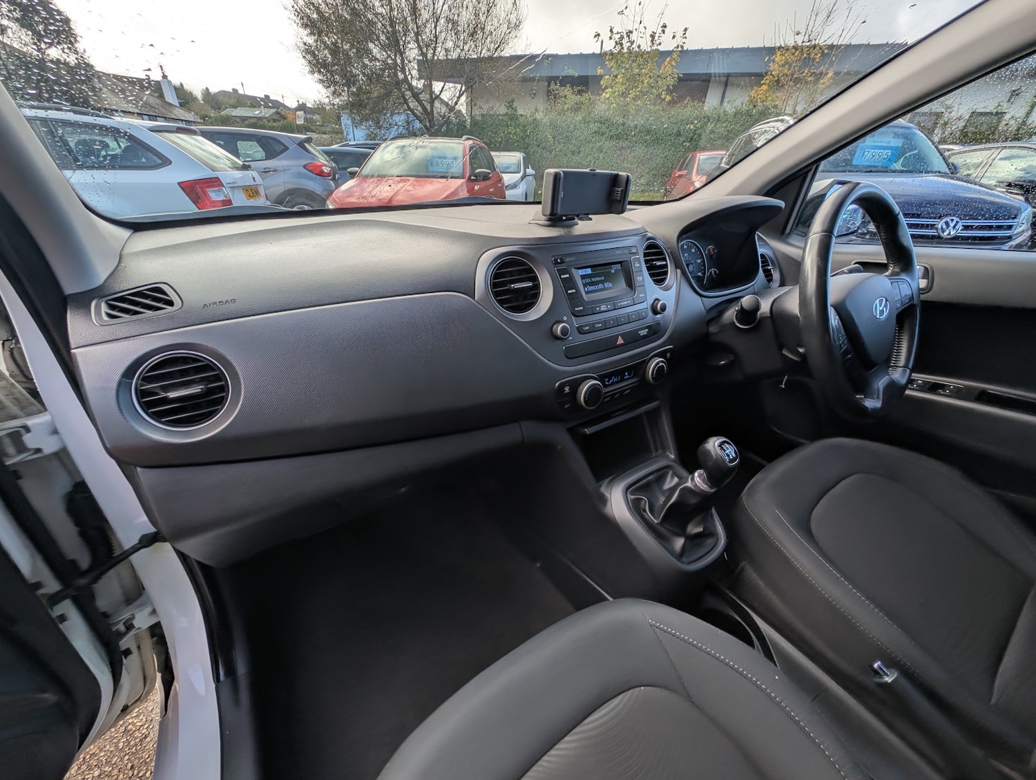 Used Hyundai i10 2017 for sale - 76120313: Photo 22