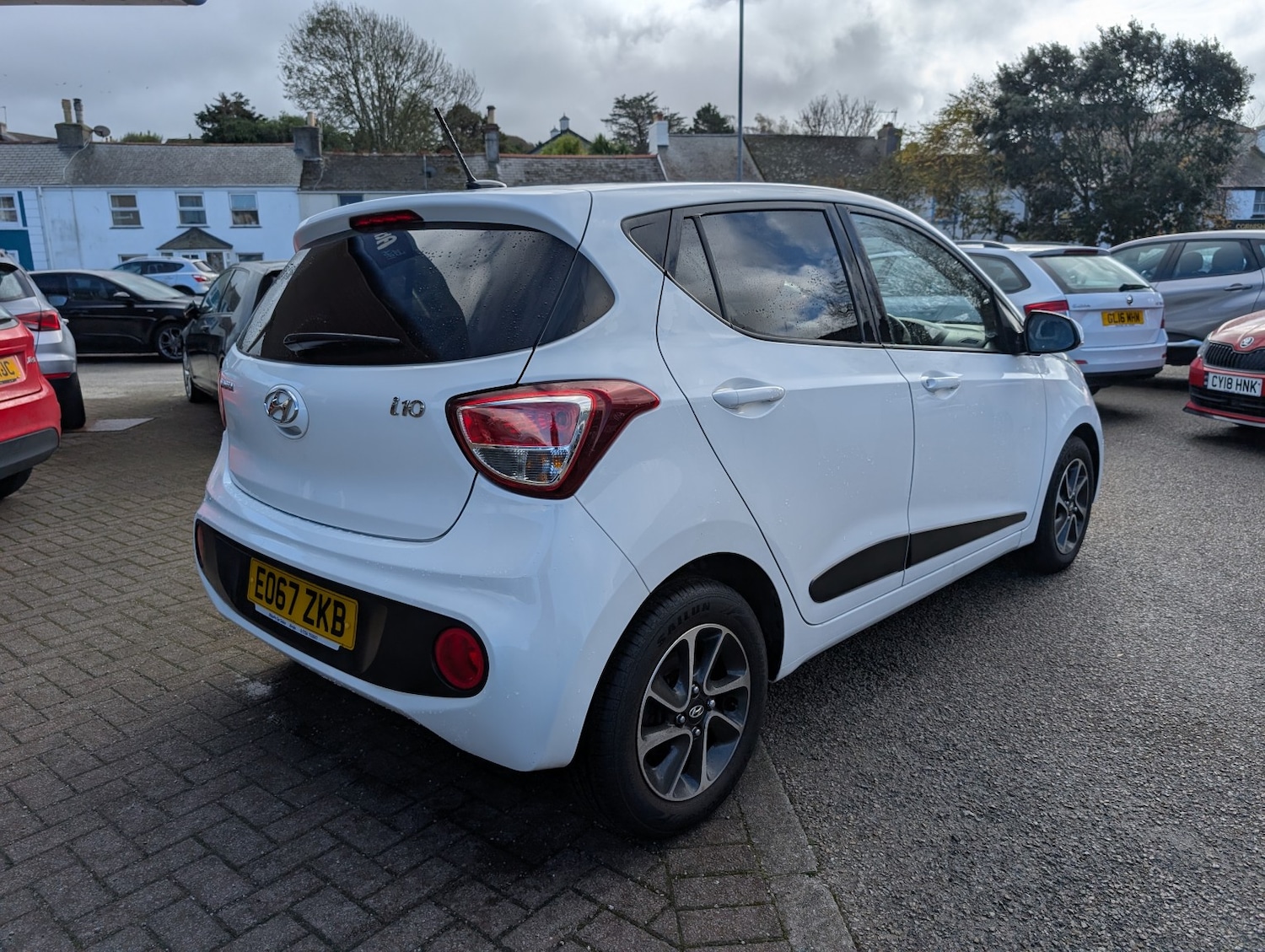 Used Hyundai i10 2017 for sale - 76120313: Photo 3