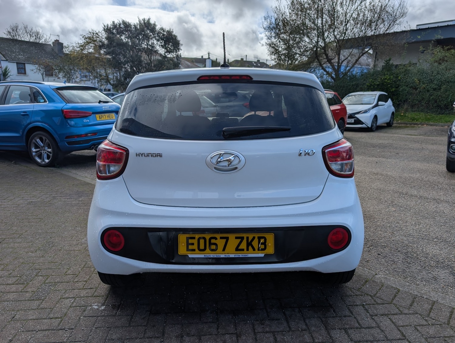 Used Hyundai i10 2017 for sale - 76120313: Photo 4