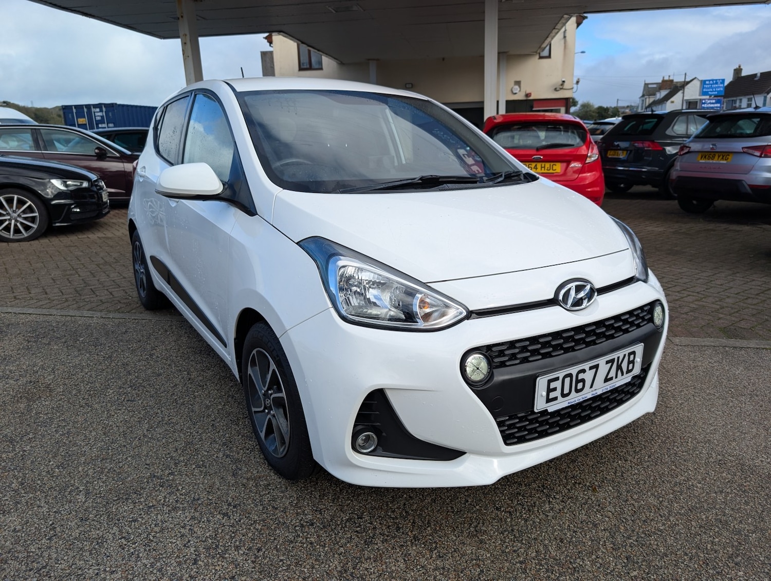 Used Hyundai i10 2017 for sale - 76120313: Photo 9