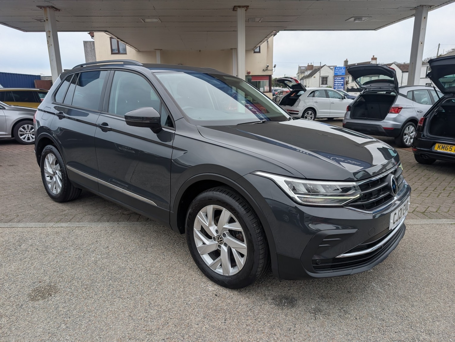 Used Volkswagen Tiguan 2021 for sale - 76313958: Photo 2