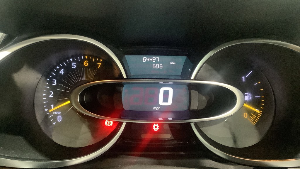 Used Renault Clio 2015 for sale - 77622478: Photo 10