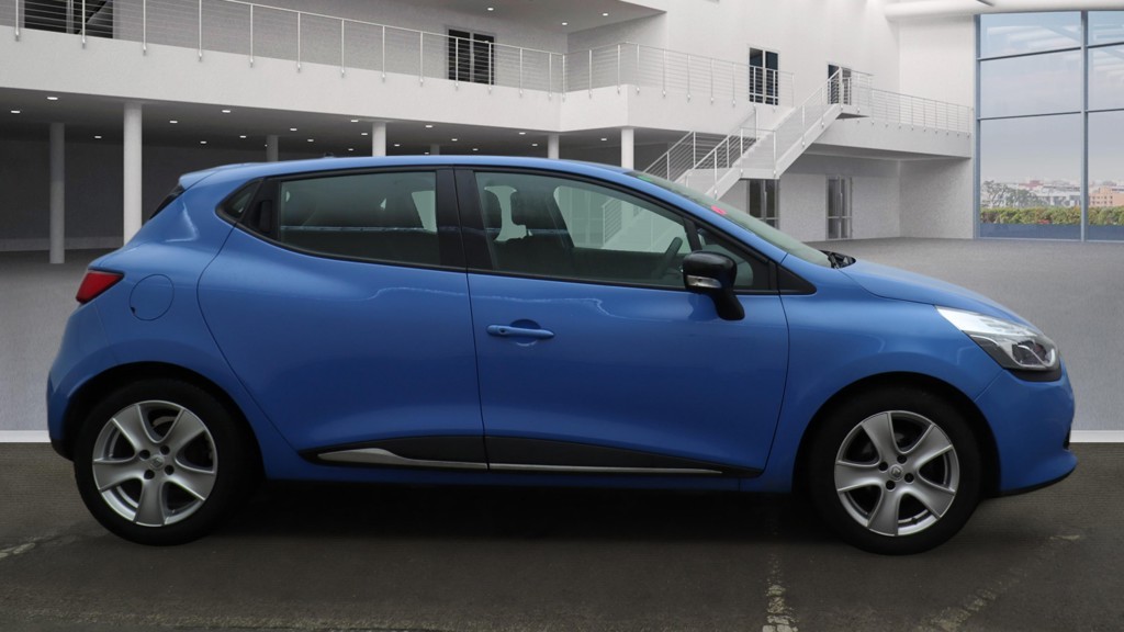 Used Renault Clio 2015 for sale - 77622478: Photo 2