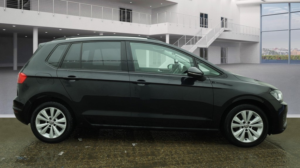 Used Volkswagen Golf SV 2017 for sale - 77632422: Photo 2