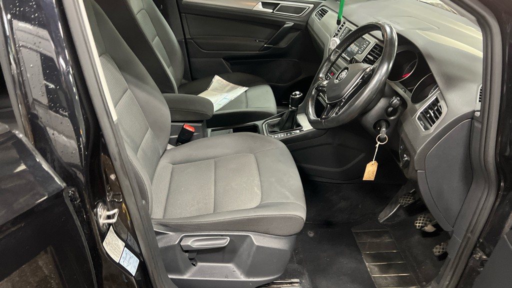 Used Volkswagen Golf SV 2017 for sale - 77632422: Photo 8