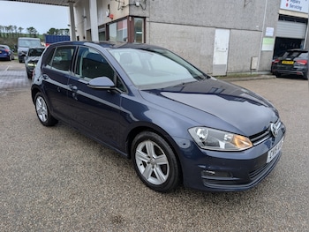 Volkswagen - Golf
