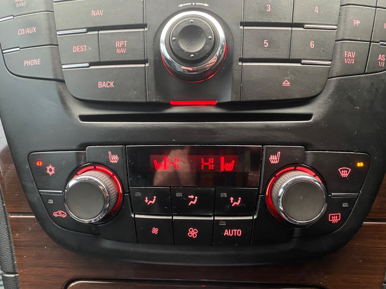 Used Vauxhall Insignia 2010 for sale - 77622595: Photo 25