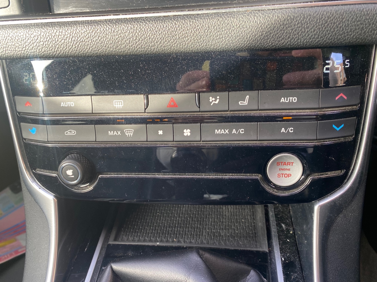 Used Jaguar XF 2015 for sale - 77622709: Photo 28