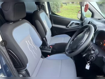 Used Peugeot Partner Tepee 2015 for sale - 77013214: Photo